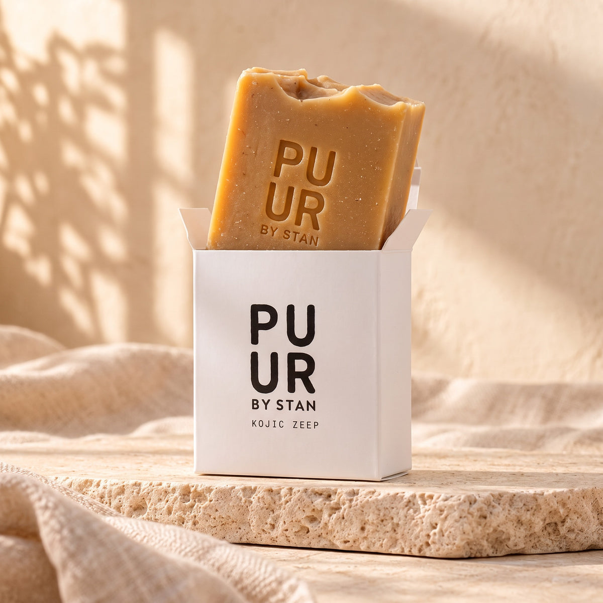 Kojic Body Bar, uit het doosje